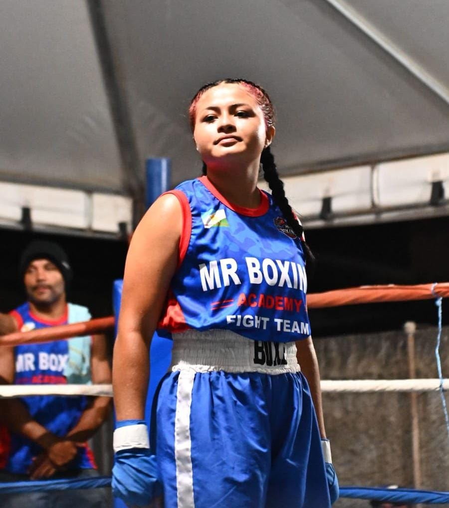 Boxeadora Karina Silva representa as cores da Mr Boxing e quer fazer história no Arena Roraima Fight