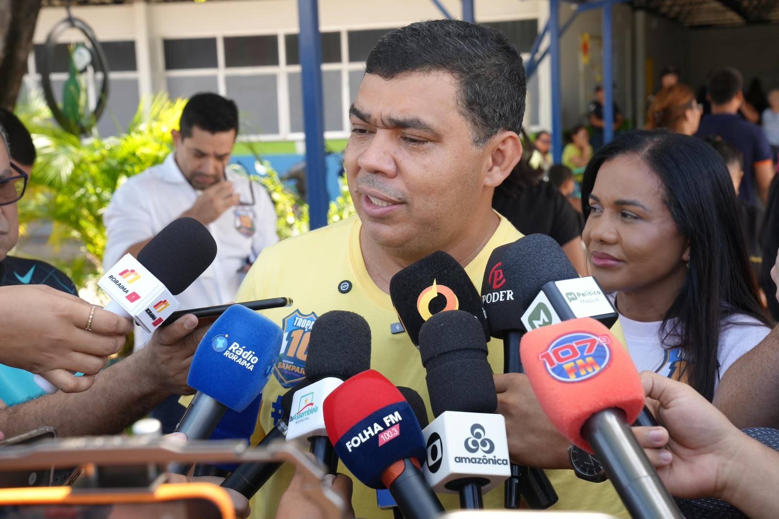 ELEIÇÕES 2026 - Soldado Sampaio vota acompanhado da família e diz confiar em segundo turno