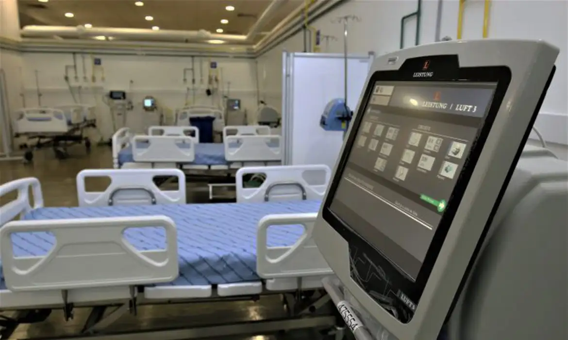 Reino Unido prepara monitoramento contínuo de dispositivos médicos com inteligência artificial